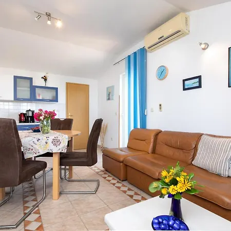 House * Risika